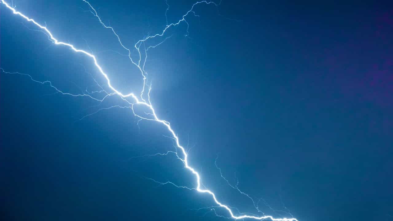 Kerala Weather Update: മഴ മാഞ്ഞു, പക്ഷേ മിന്നലിനെ സൂക്ഷിക്കണം; ഇന്നത്തെ മുന്നറിയിപ്പുകൾ അറിയാം Kerala Weather Update: മഴ മാഞ്ഞു, പക്ഷേ മിന്നലിനെ സൂക്ഷിക്കണം; ഇന്നത്തെ മുന്നറിയിപ്പുകൾ അറിയാം