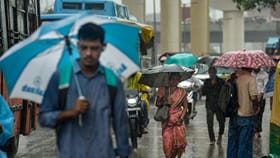 ഇടിമിന്നലും ശക്തമായ മഴയും, 5 ജില്ലകളിൽ യെല്ലോ അലർട്ട്