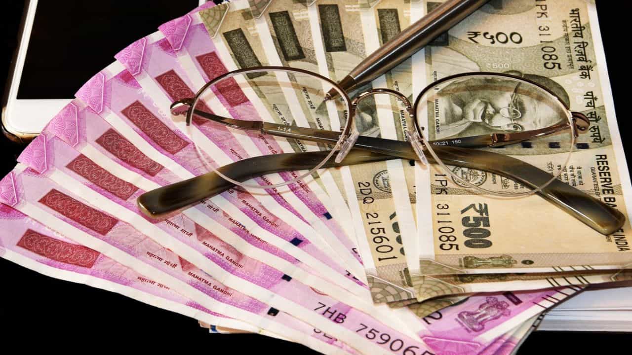 8th Pay Commission: കുറഞ്ഞ ശമ്പളം 69,000 രൂപ, പെൻഷൻ 36,000; ഇതിലെന്തെങ്കിലും സത്യമുണ്ടോ? 8th Pay Commission: കുറഞ്ഞ ശമ്പളം 69,000 രൂപ, പെൻഷൻ 36,000; ഇതിലെന്തെങ്കിലും സത്യമുണ്ടോ?