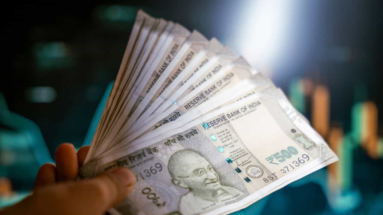 8th Pay Commission: പ്രതിമാസം 68,000 രൂപ വരെ പെൻഷൻ? വിരമിക്കുമ്പോൾ സർക്കാർ ജീവനക്കാർക്ക് വൻ നേട്ടം 8th Pay Commission: പ്രതിമാസം 68,000 രൂപ വരെ പെൻഷൻ? വിരമിക്കുമ്പോൾ സർക്കാർ ജീവനക്കാർക്ക് വൻ നേട്ടം