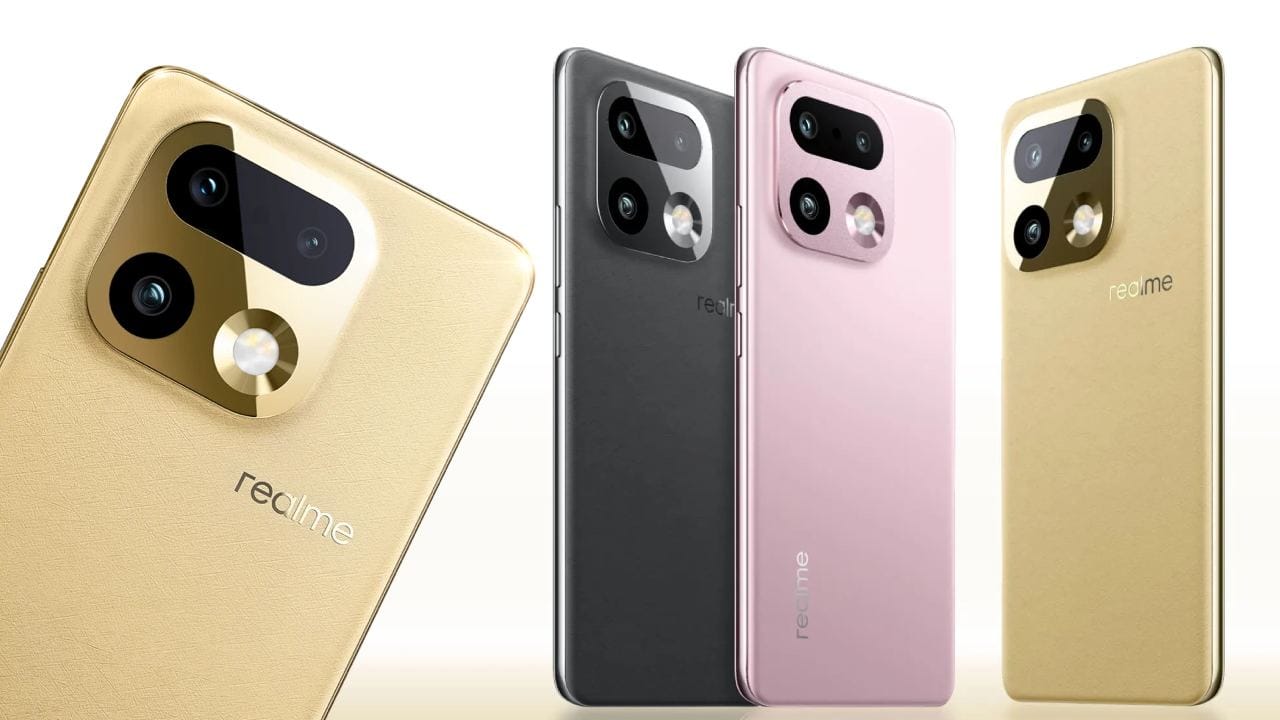 റിയൽമി 16 പ്രോ പ്ലസ് റിയൽമി 16 പ്രോ പ്ലസ് 8GB + 128GB അടിസ്ഥാന വേരിയന്റിന് 53,999 രൂപയാണ് വില. റിയൽമി ഓഫറിന്റെ ഭാഗമായി ഇത് ഓഫറുകൾ സഹിതം 48,600 രൂപ വിലയിൽ ലഭ്യമാകും. 8GB + 256GB വേരിയന്റിന് 55,999 രൂപയാണ് വില, ഇത് ഓഫറിൽ 50,400 രൂപ വിലയിൽ ലഭ്യമാകും. ഇതിന്റെ 12GB + 256GB വേരിയന്റിന് 58,999 രൂപയാണ് വില, ഇത് 53,100 രൂപ വിലയിൽ ഓഫർ സെയിലിൽ ലഭ്യമാകും. എല്ലാ വേരിയന്റുകൾക്കും 18 മാസം വരെ നോ കോസ്റ്റ് ഇഎംഐ ഓപ്ഷൻ ലഭ്യമാണ്.