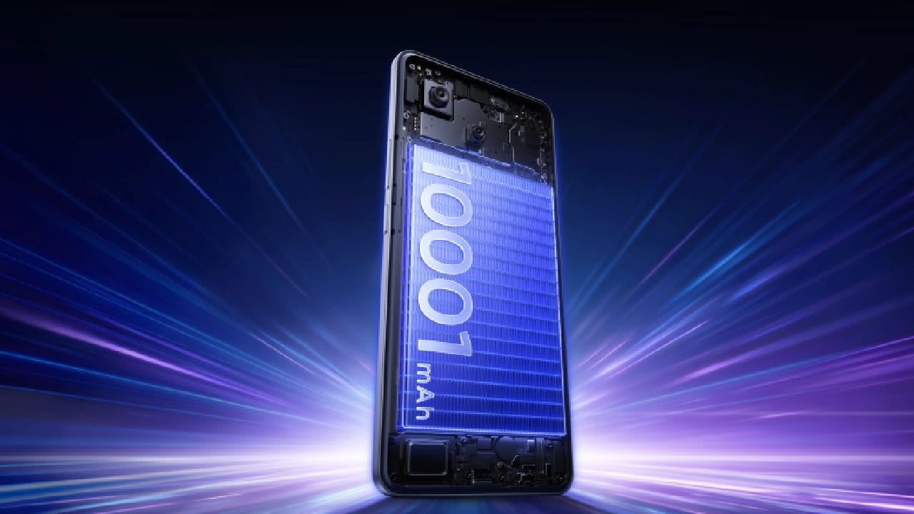 10,000mAh-ന് മുകളിൽ ബാറ്ററി ശേഷിയുമായി ഇന്ത്യയിൽ ആദ്യമായി അവതരിപ്പിക്കപ്പെട്ട സ്മാർട്ട്ഫോൺ ആണ് റിയൽമി പി4 പവർ 5ജി. 10,001mAh ടൈറ്റൻ ബാറ്ററിയാണ് ഈ സ്മാർട്ട്ഫോണിലുള്ളത്. ഇതിന് ശേഷമാണ് മറ്റ് പല ബ്രാൻഡുകളും റിയൽമിയുടെ തന്നെ മറ്റ് പല മോഡലുകളും 10,000mAh ബാറ്ററി ശേഷി ഇന്ത്യയിൽ അവതരിപ്പിച്ചത്.