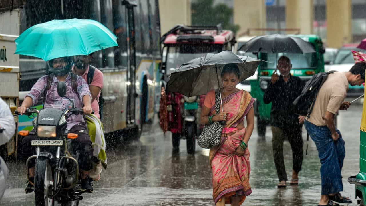 Kerala Weather Update: മഴ ശക്തമാക്കും, 6 ജില്ലകളിൽ യെല്ലോ അലർട്ട്; ഇന്നത്തെ കാലാവസ്ഥ Kerala Weather Update: മഴ ശക്തമാക്കും, 6 ജില്ലകളിൽ യെല്ലോ അലർട്ട്; ഇന്നത്തെ കാലാവസ്ഥ